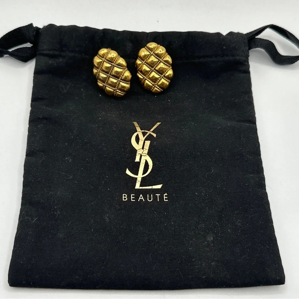 Vintage 1970’s YSL Yves Saint Laurent Quilted Clip On with post Earrings.#413‎ - Picture 6 of 6